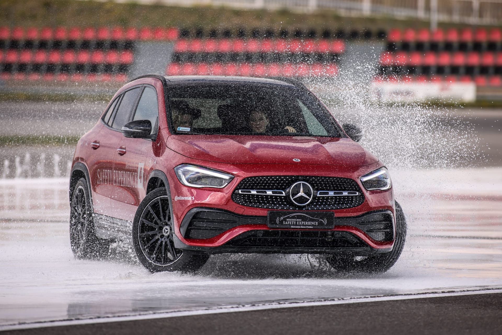 auto_blog_mercedes-benz-safety-experience_fad65d1c