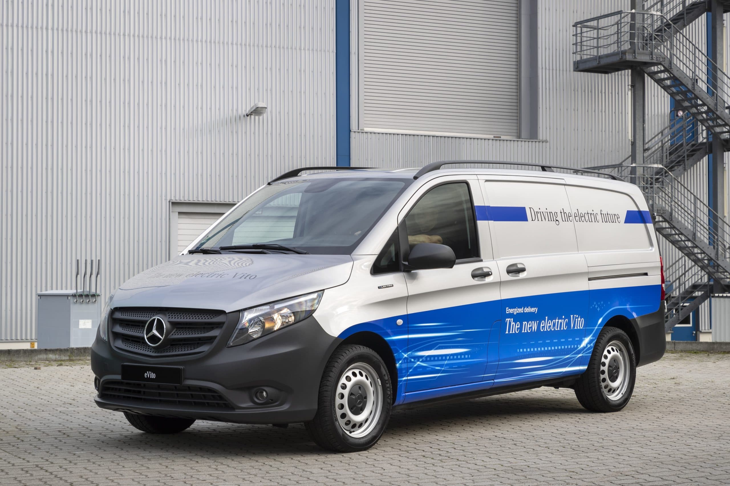 auto_samochody-dostawcze_evito-esprinter_52de7c33
