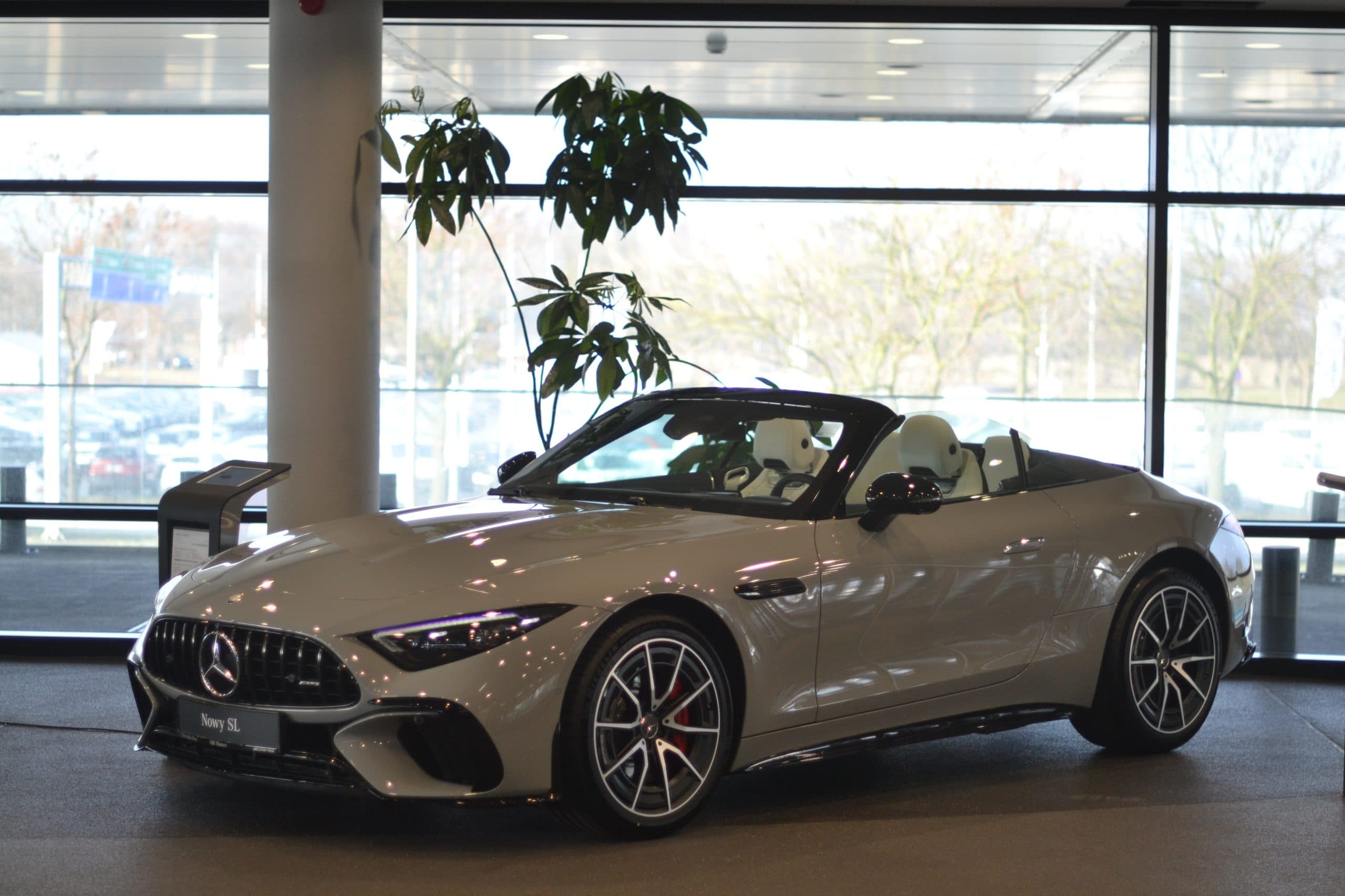 auto_samochody-osobowe_cle_1c706b7e Mercedes AMG SL Roadster