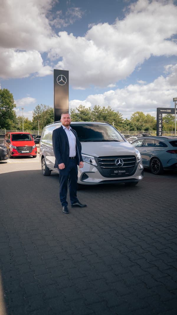 Mercedes-Benz Vito to idealny wybór dla firm, które każdego dnia poruszają się po mieście, ale nie chcą rezygnować z funkcjonalności i komfortu.
Zwrotny, praktyczny i gotowy do pracy – sprawdzi się zarówno w dostawach, jak i usługach czy transporcie ekip.
Już od 1395 zł netto miesięcznie.
Zapraszamy do naszych salonów:
📍 Poznań, ul. Krzywoustego 71
📍 Janki, al. Krakowska 5B
Twój biznes. Różne potrzeby. Zawsze MB Motors.